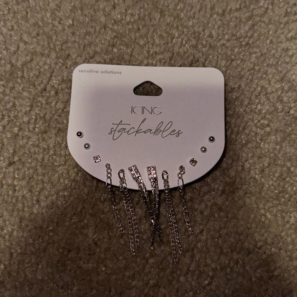 Cute earrings in the brand icing